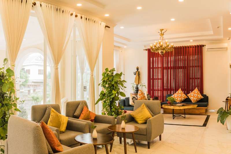 Le Kree Downtown Hotel Lobby and Receptionist in Phnom Penh City